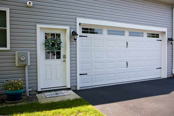 24/7 Emergency Garage Door Roller Replacement experts in Calwa, CA
